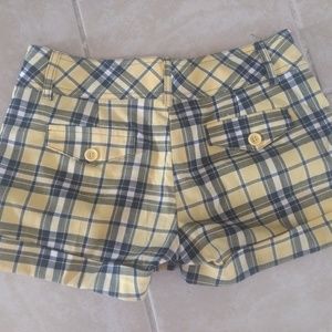 Yello and blk plaid shorts never worn
